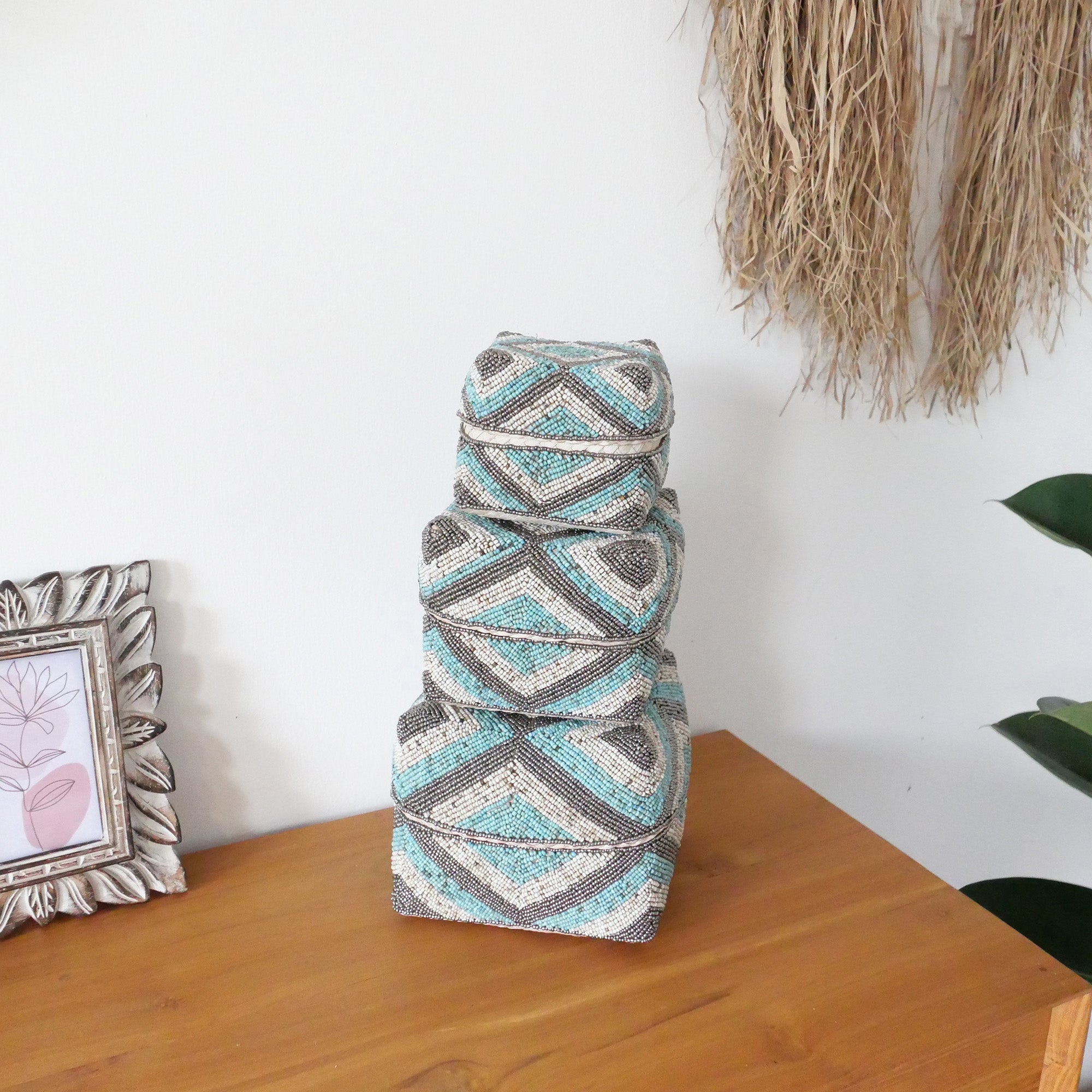 Decorative beaded box set 011