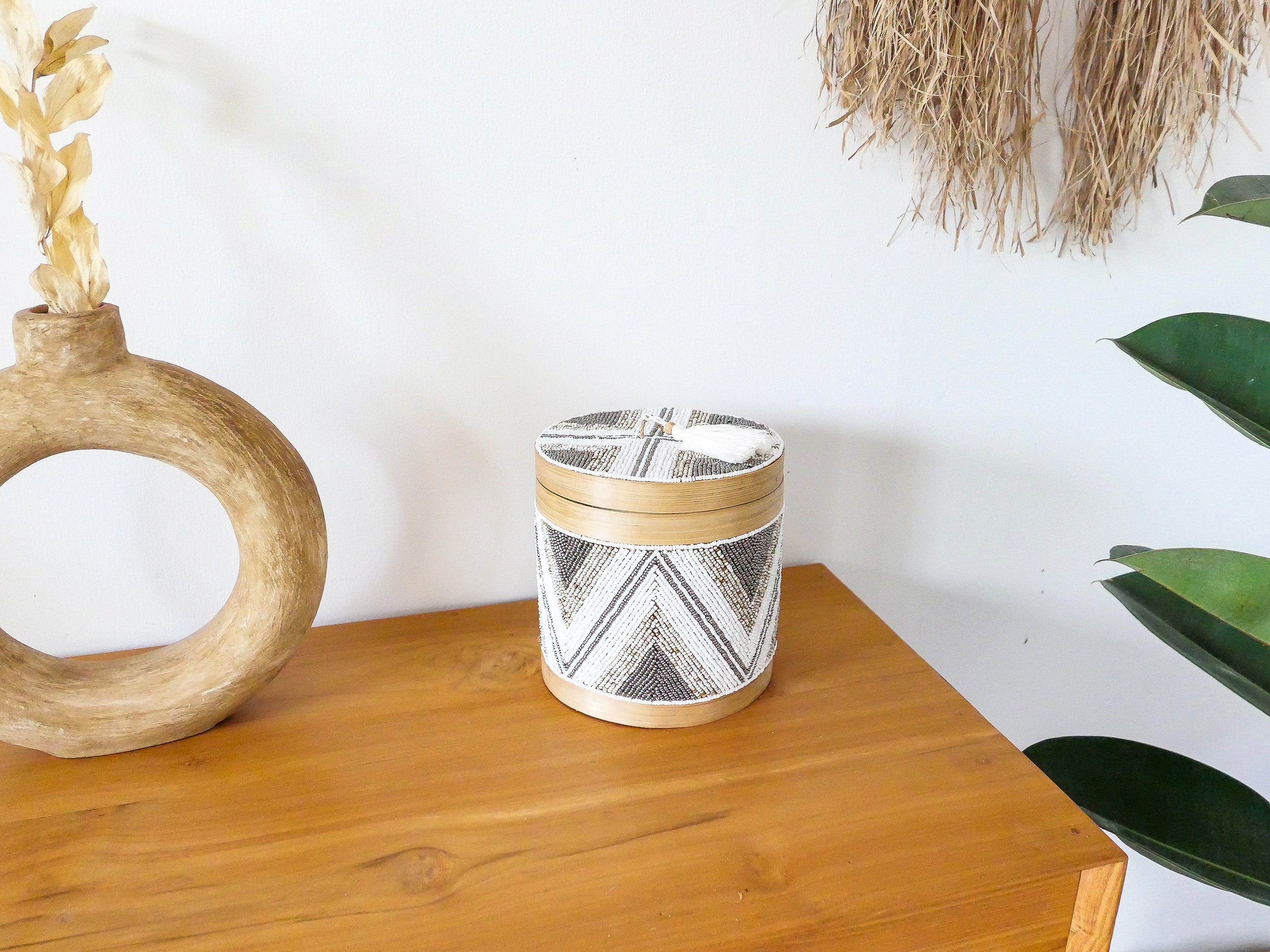 Decorative beaded box set 010