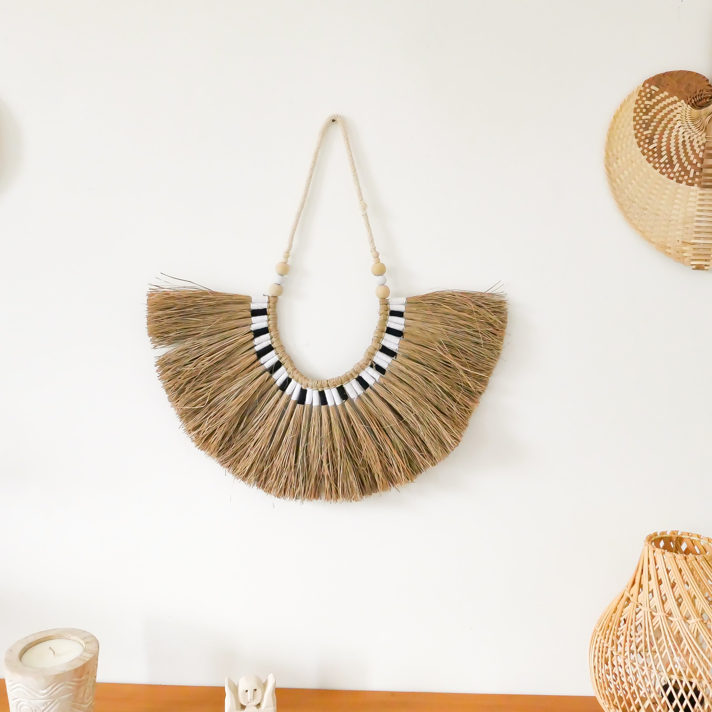 Decoración de pared de rafia