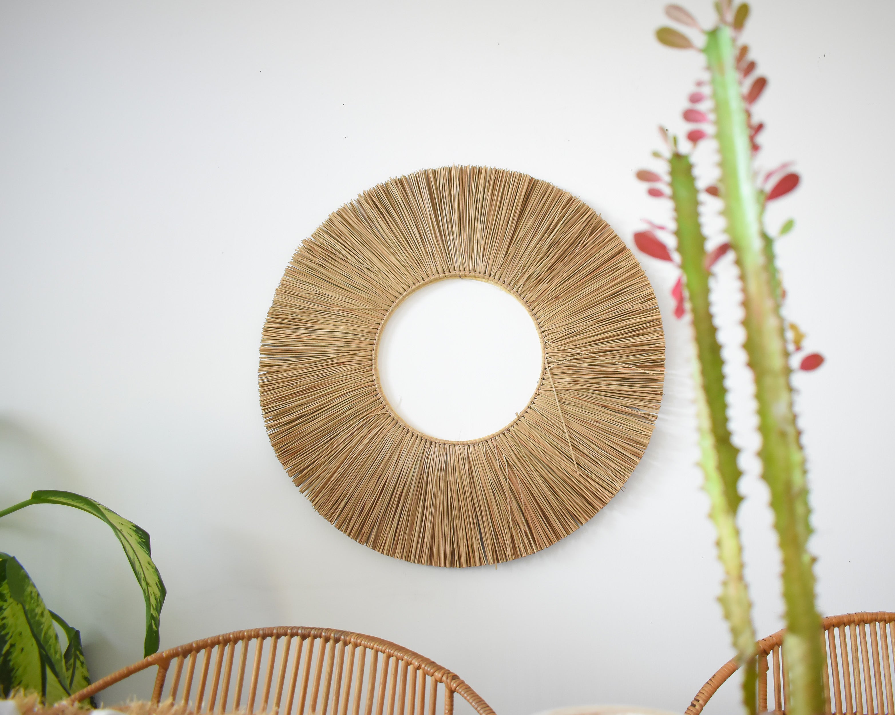 Seagrass round wall decor