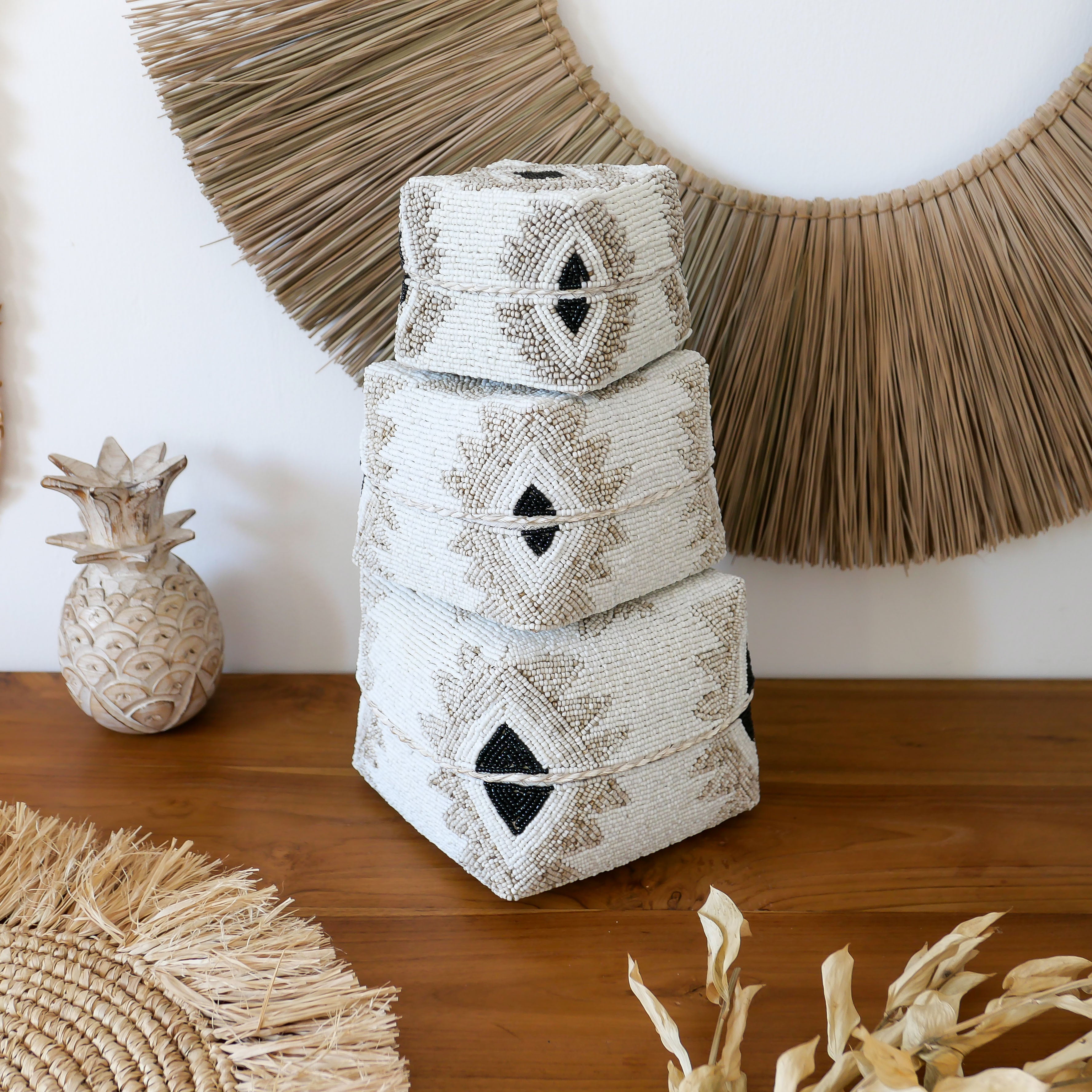 Decorative beaded box set 008