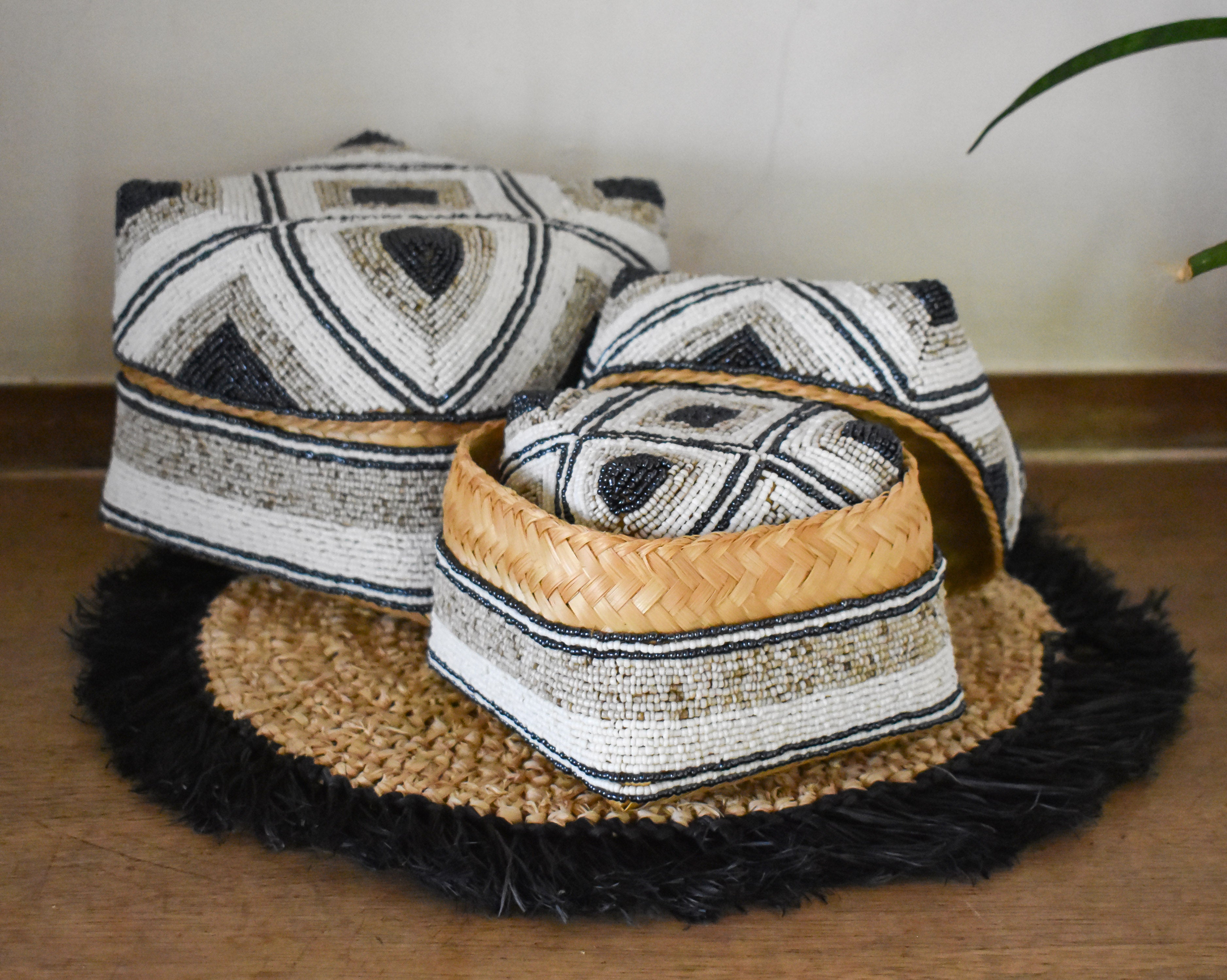 Decorative beaded box set 005