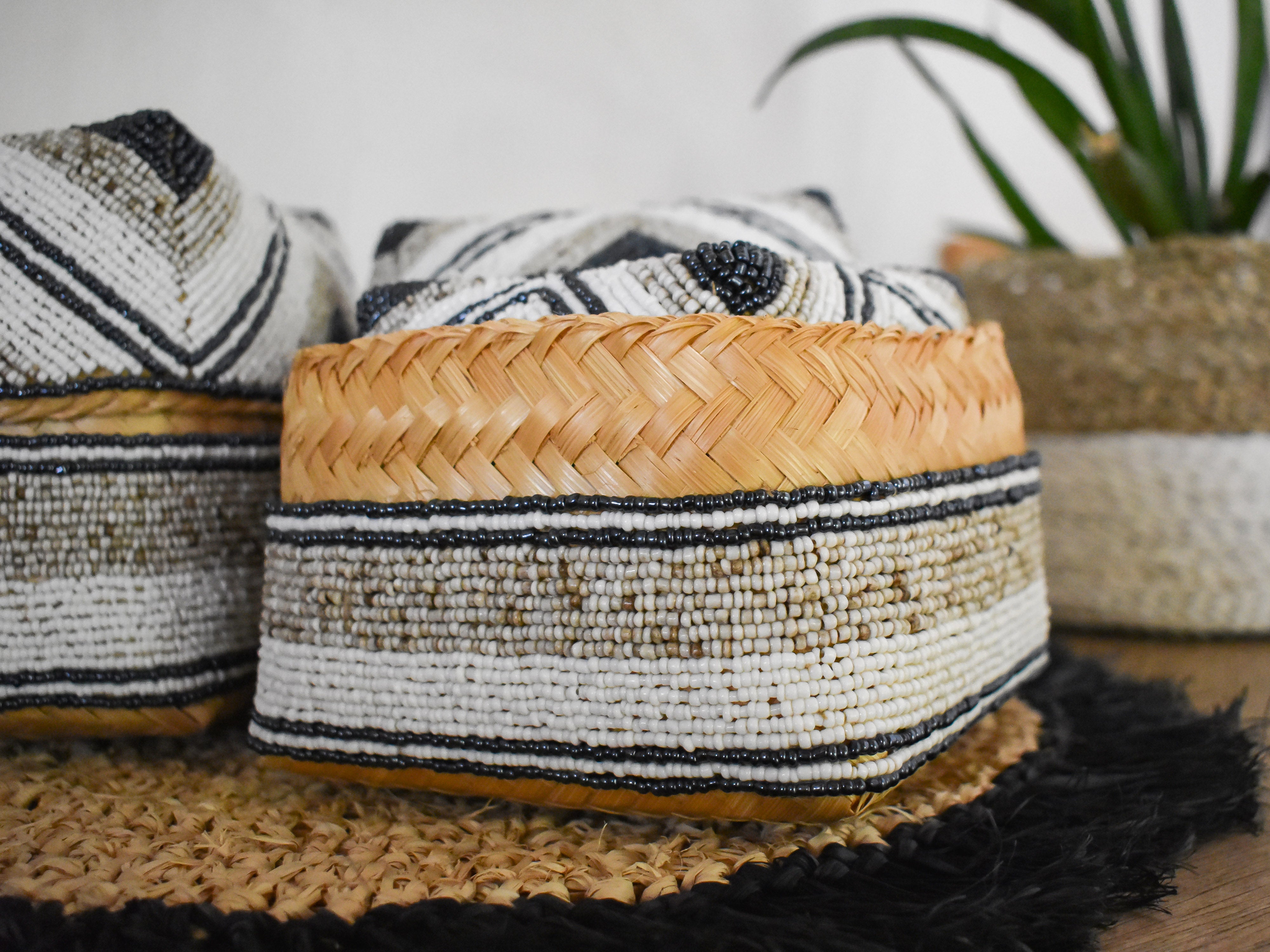 Decorative beaded box set 005