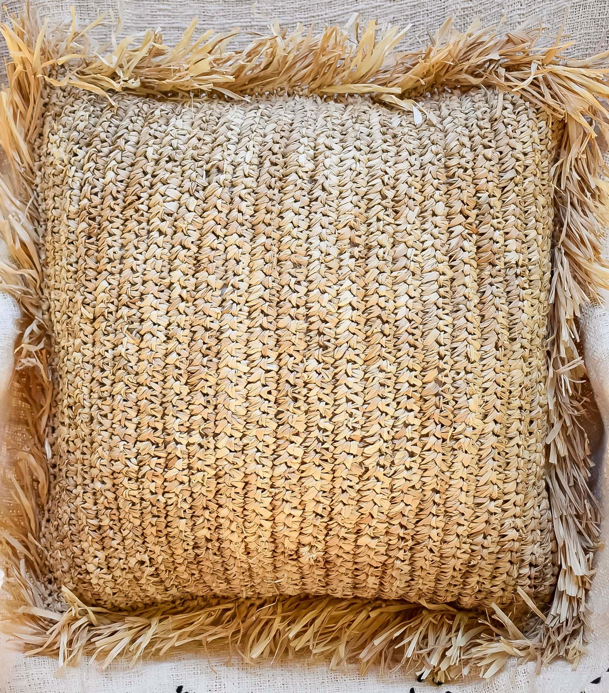 Raffia pillow cover with fringe - Joglo Living