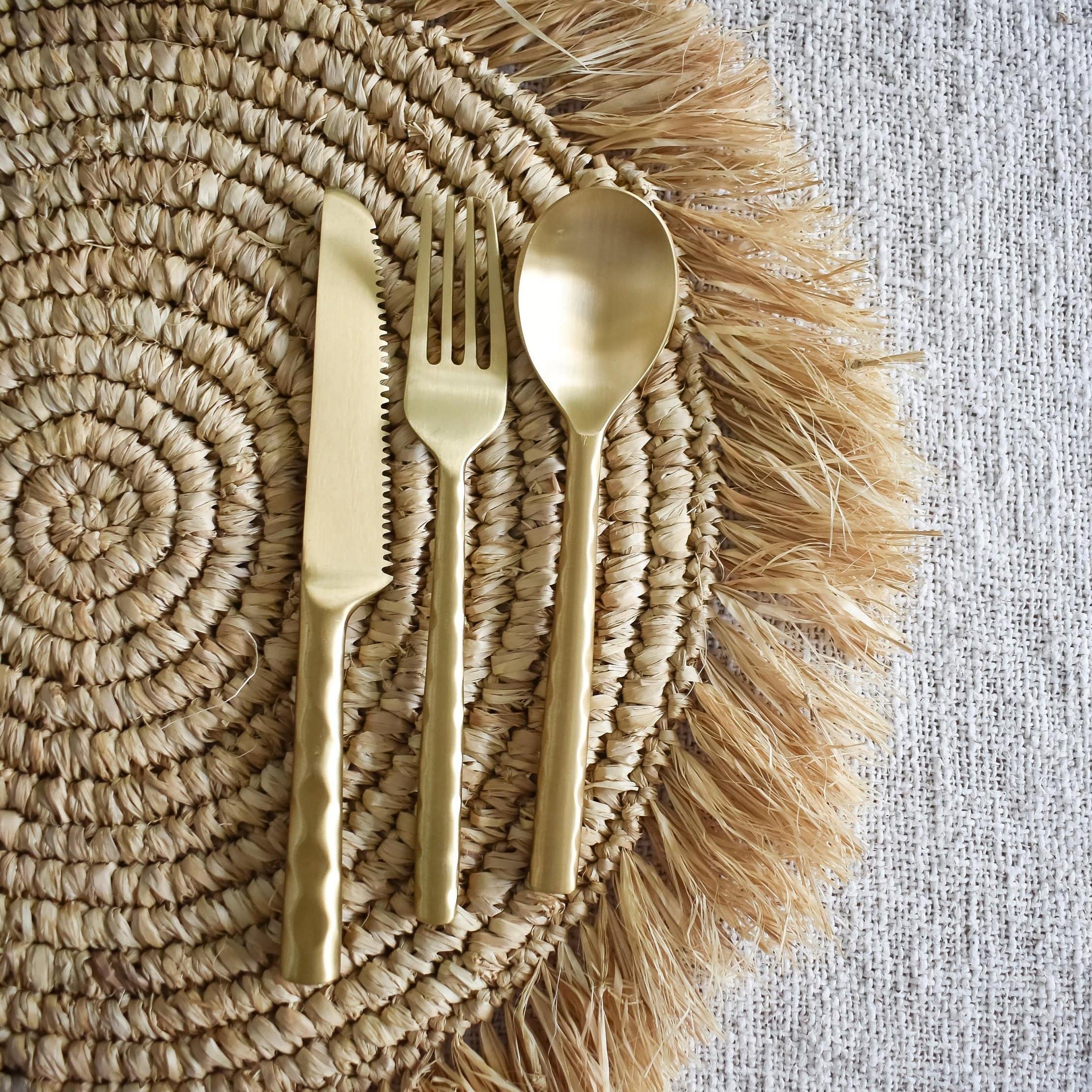Raffia placemats set with fringe - Joglo Living