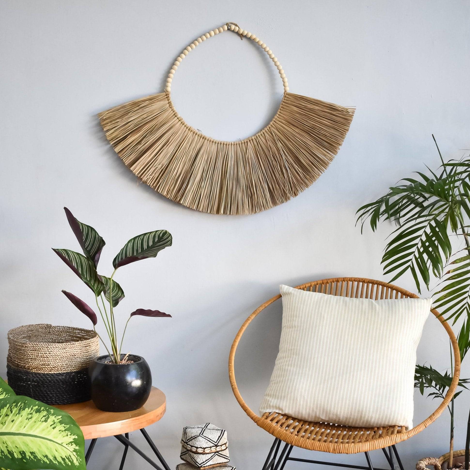 Raffia wall hanging with wooden beads - Joglo Living