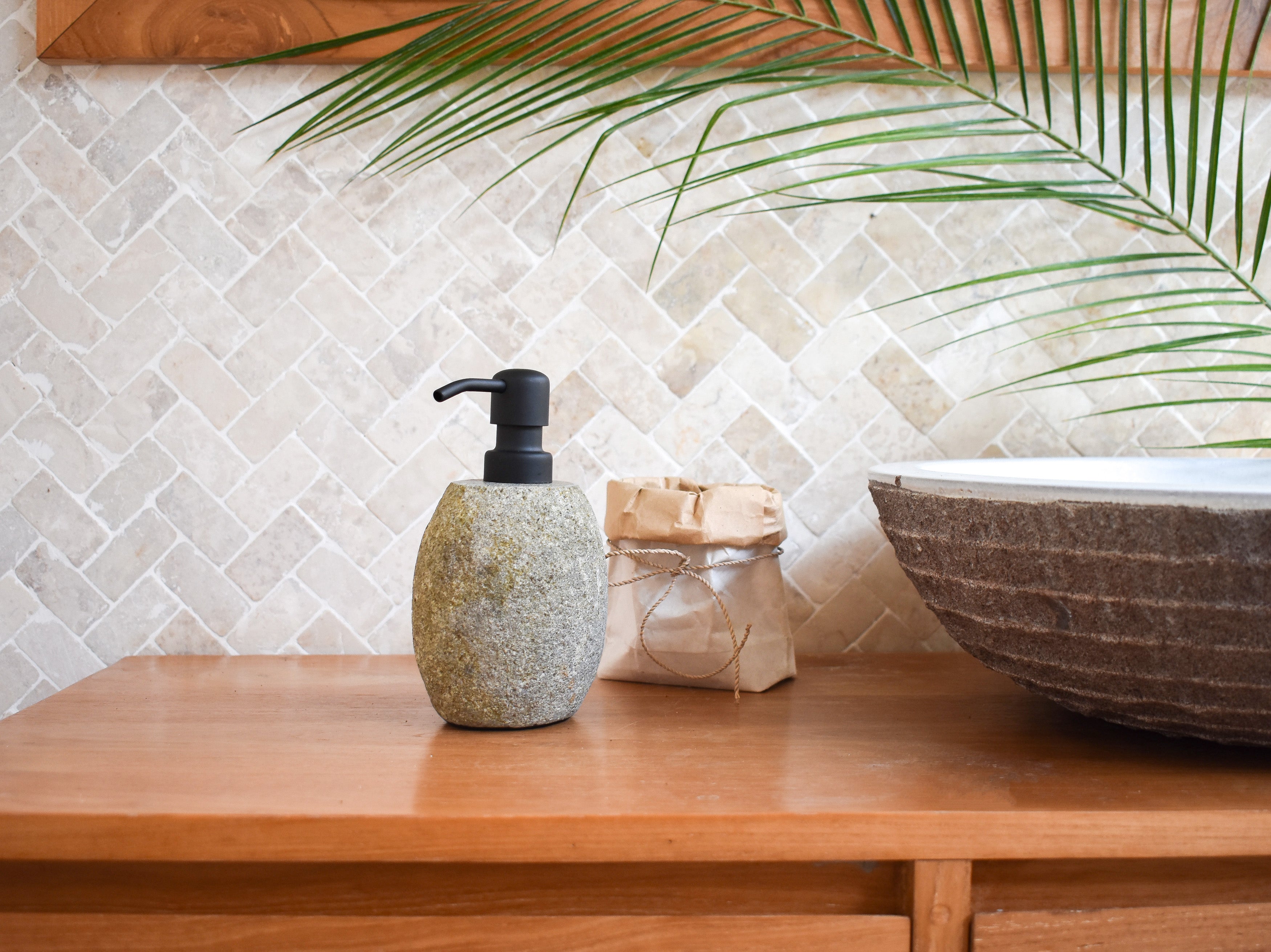 River stone bathroom accessories set