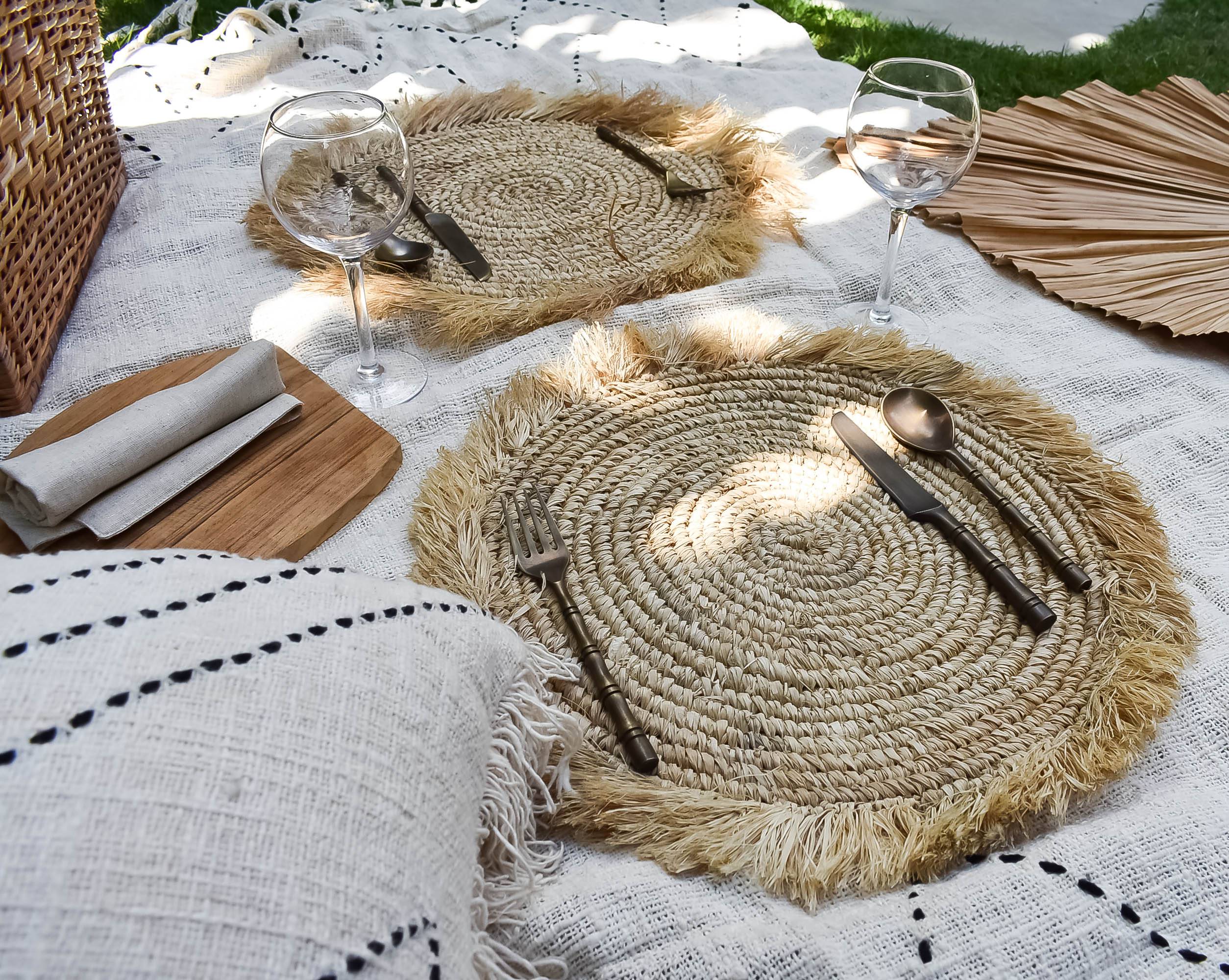 Raffia placemats set with fringe - Joglo Living