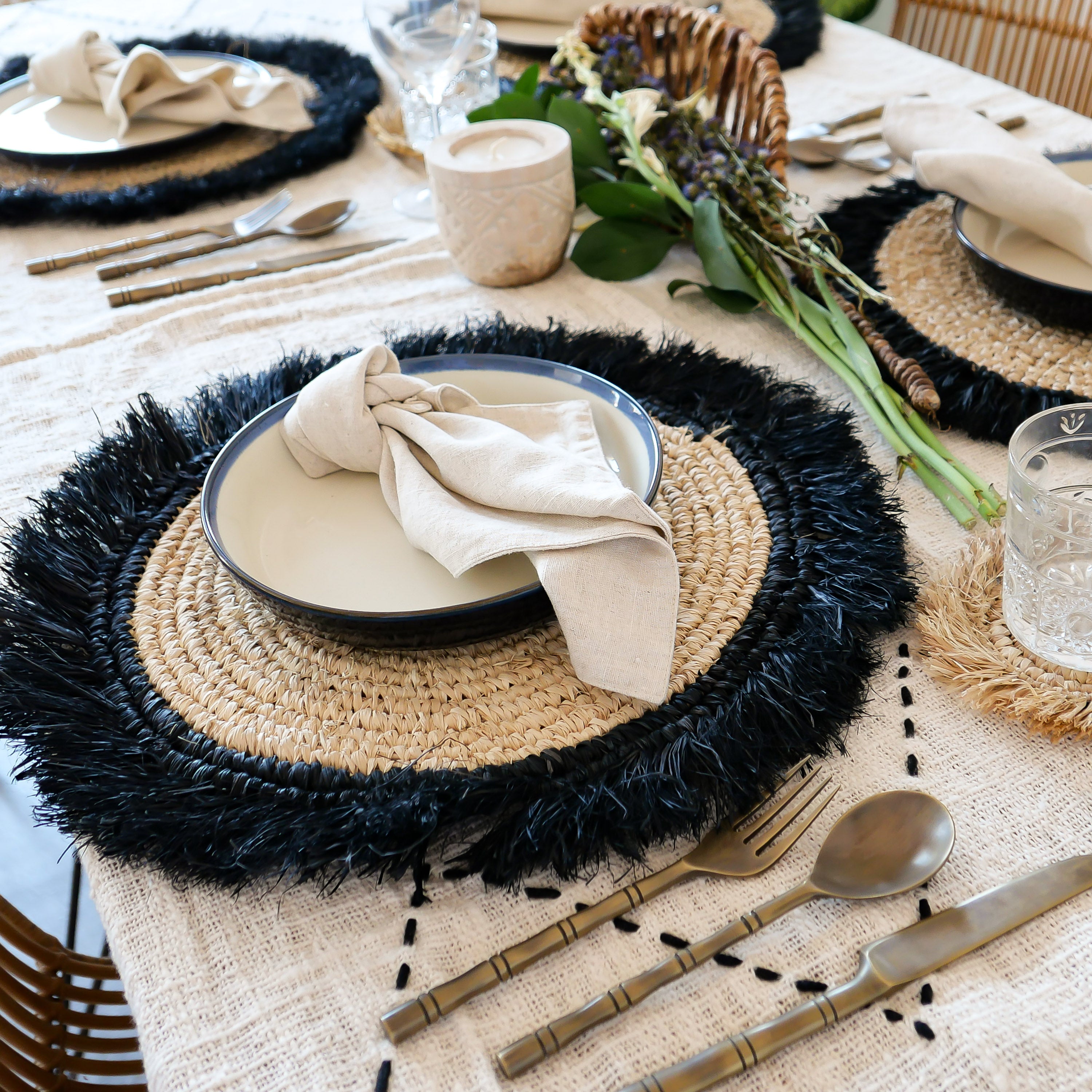 Raffia fringed placemat 003 - black