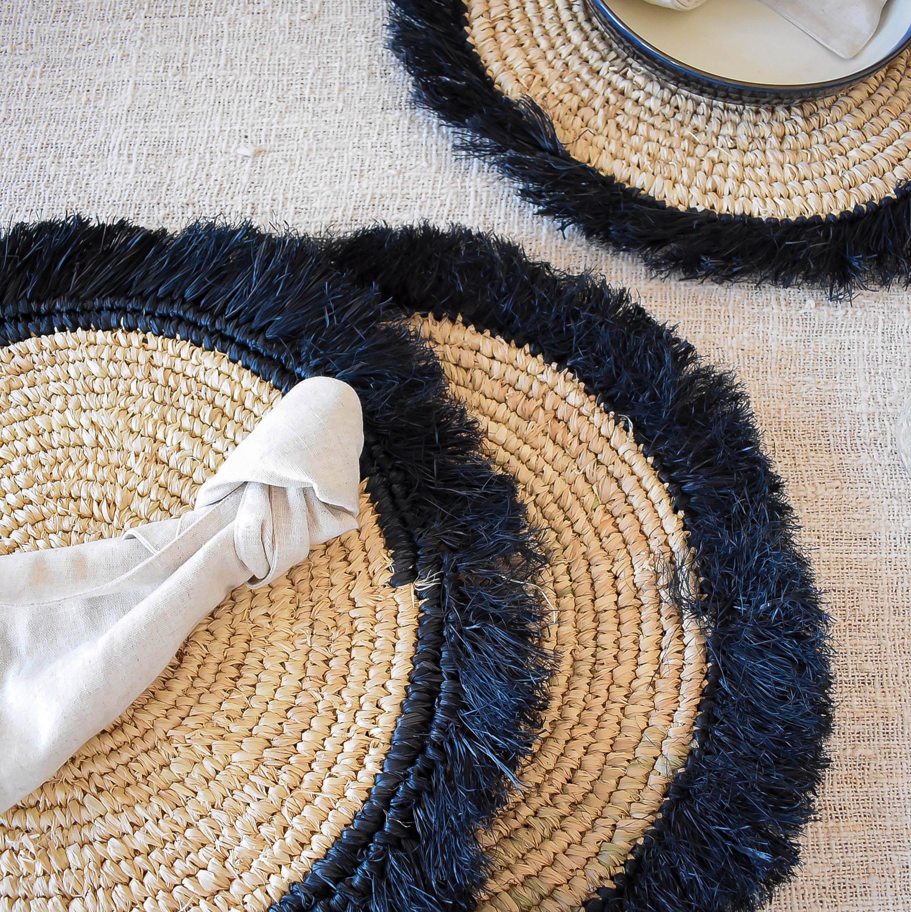 Raffia fringed placemat 003 - black