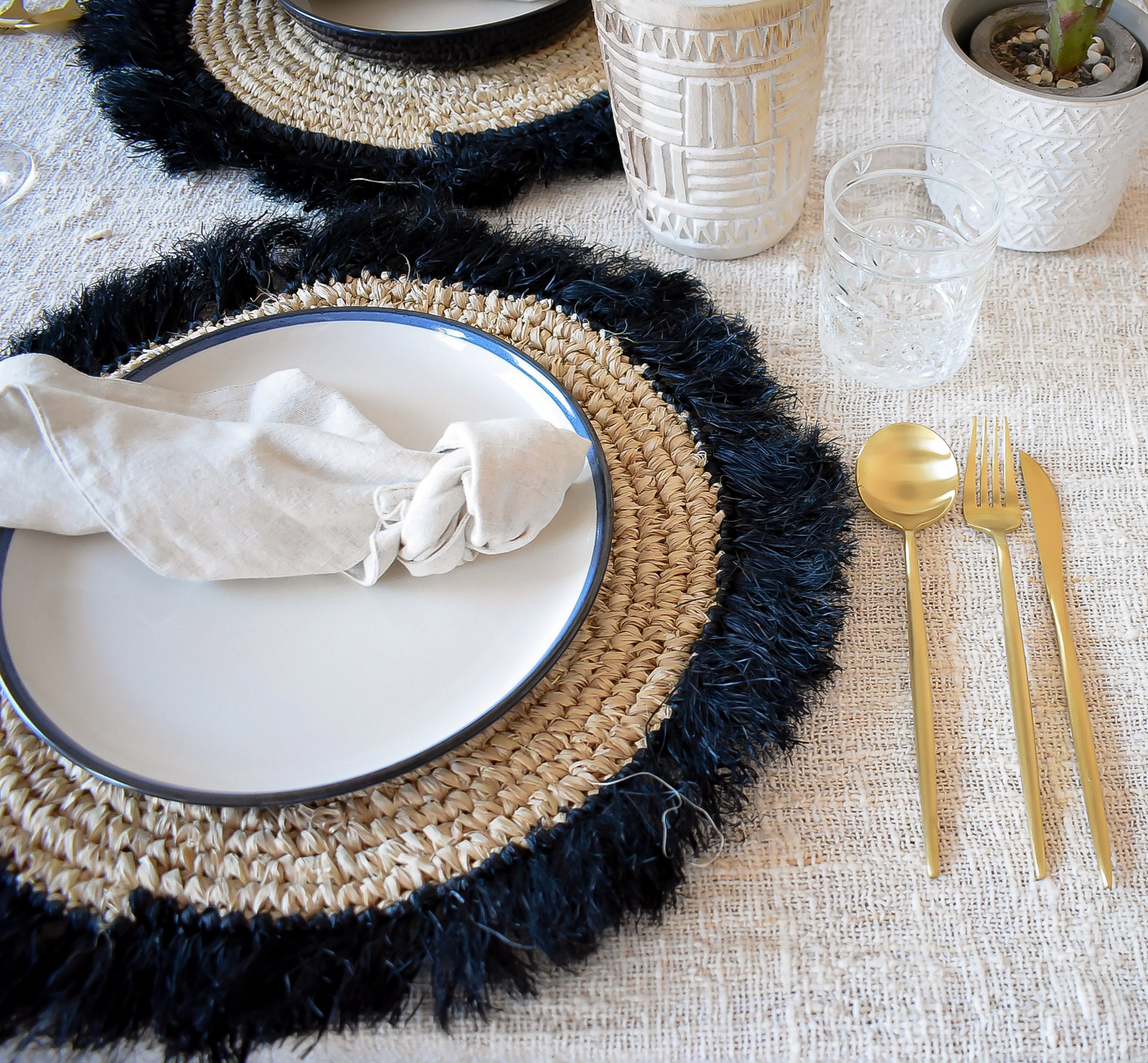 Raffia fringed placemat 003 - black