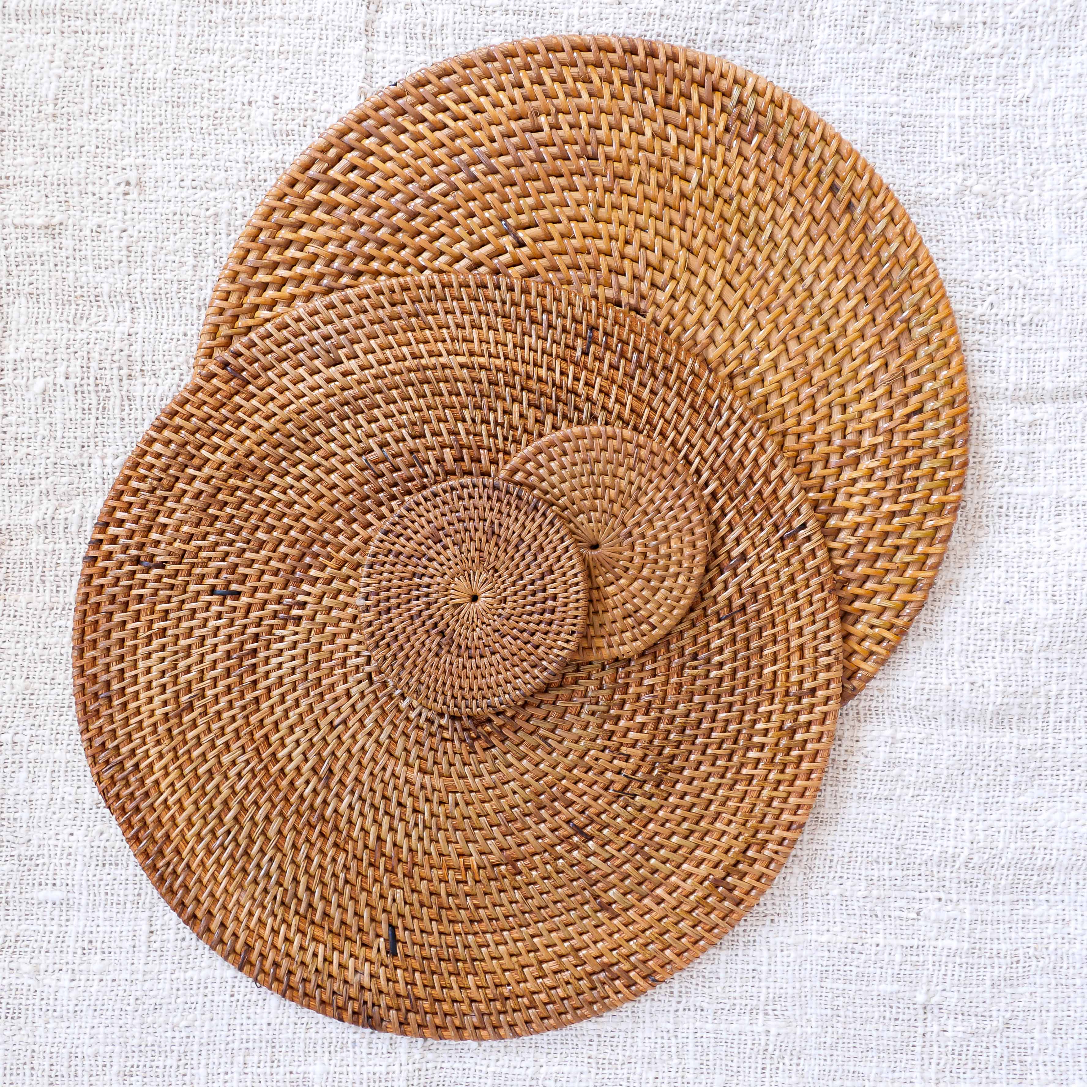 Rattan round placemats