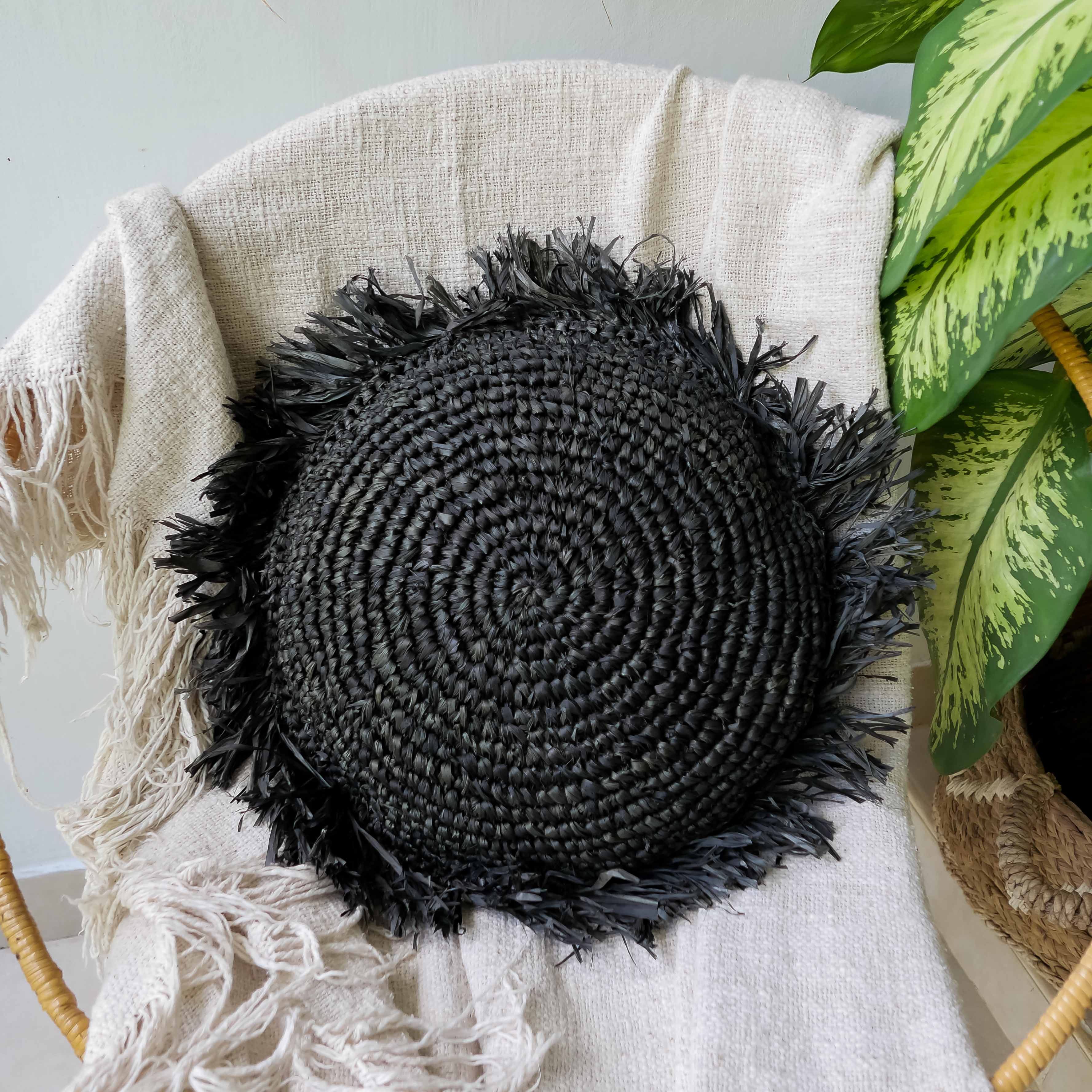 Sunda - Black round raffia pillow cover with fringe - Joglo Living